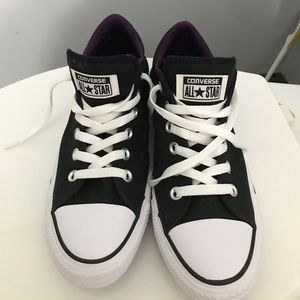 White and black converse women’s size 8